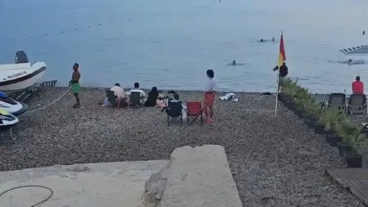 Kıyılar Kimin? Antalya Kemer'de Halk Plajı İşgali ve Vatandaşın Haklı İsyanı
