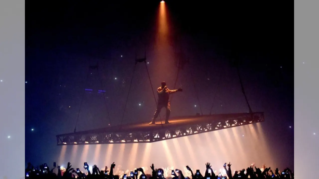 Kanye West İstanbul Konseri İçin İBB'den Dev Ulaşım Hamlesi! 100 Ücretsiz Otobüs ve Sabaha Kadar Metro