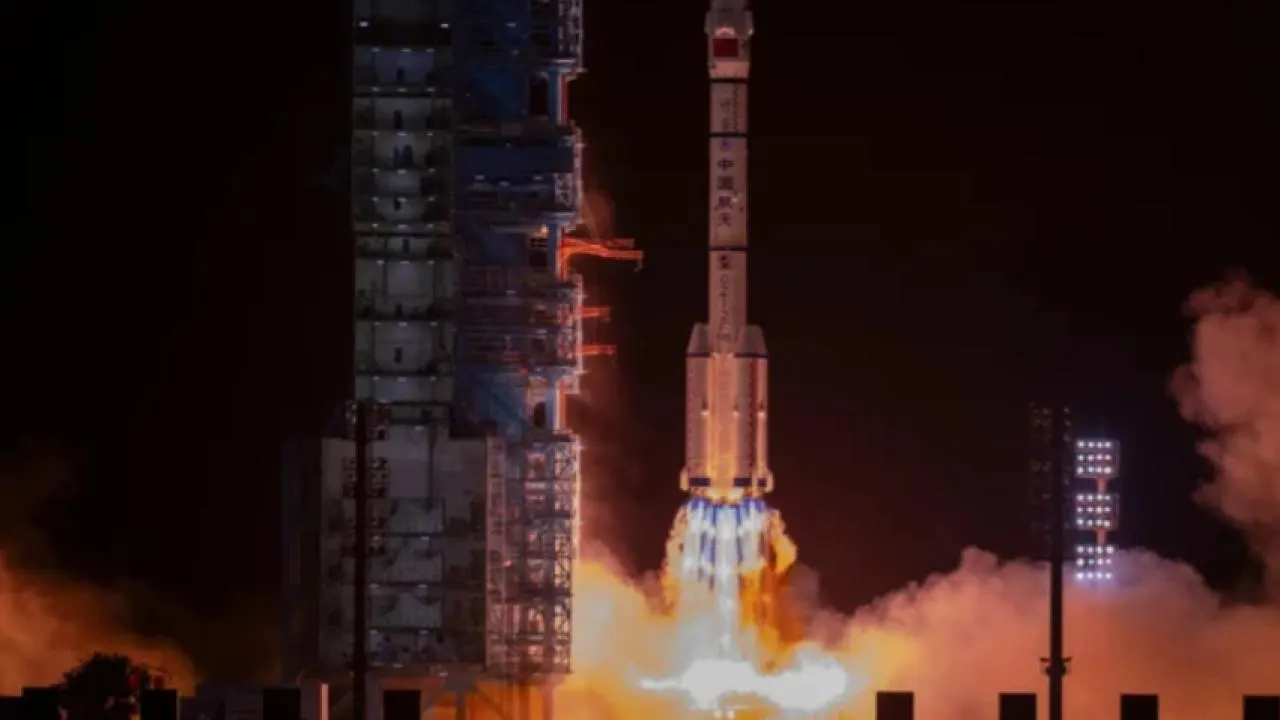 Shenzhou-23 İnsanlı Uzay Aracı Başarıyla Fırlatıldı! Çin'in Uzaydaki Yeni Adımı