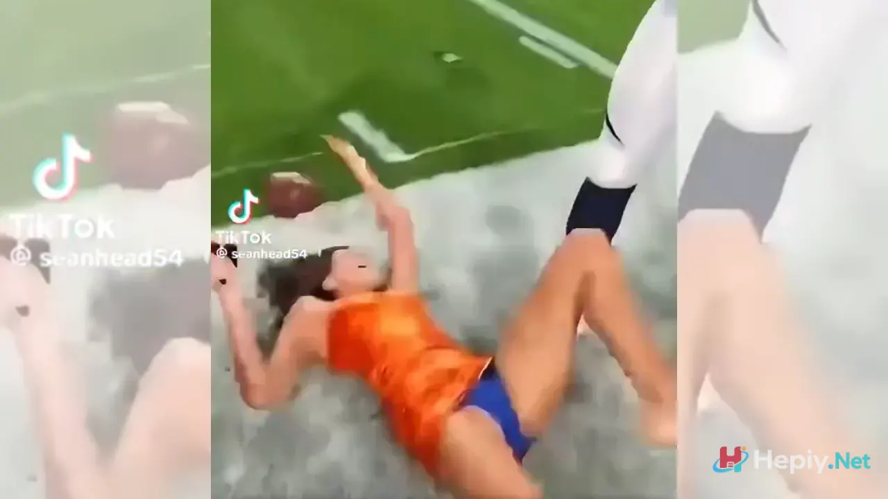 Spikerlerin Futbolcularla Röportaj Sırasında Yaşadıkları Utanç Verici Durumlar Video