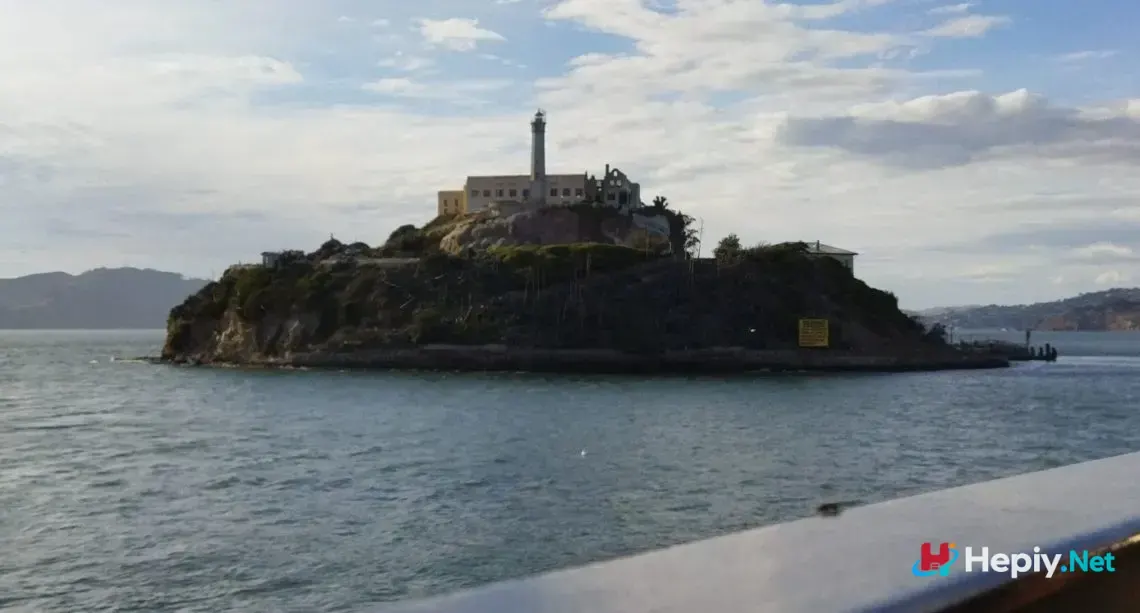 alcatraz adasi 1140x613
