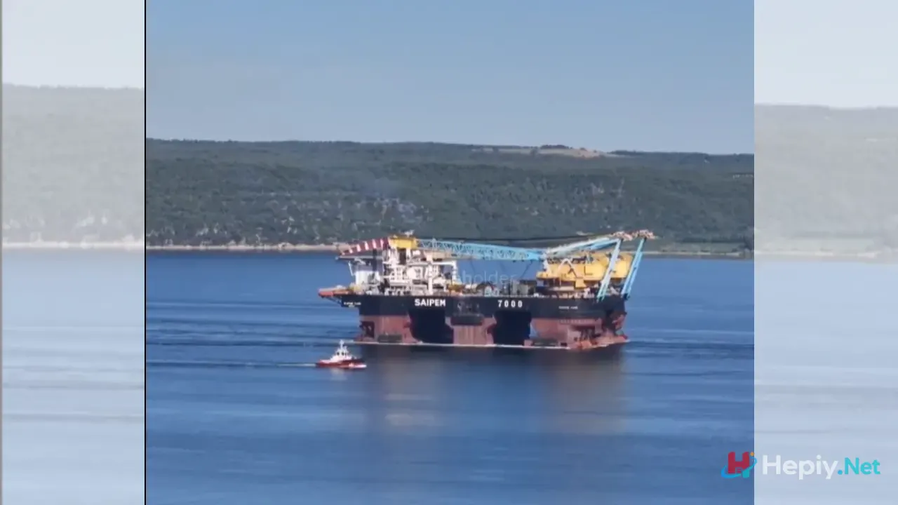 Dünyanın 3. Büyük Ağır Kaldırma Vinci "Saipem 7000" Çanakkale Boğazı'ndan Geçti!