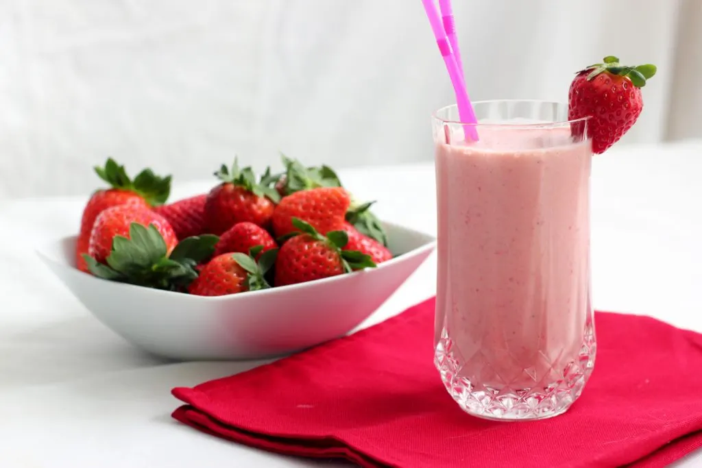 Strawberry milkshake 1024x683 1