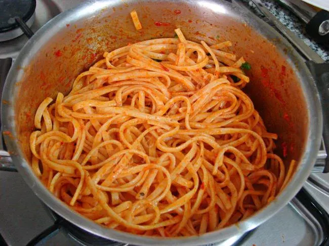 salcali makarna resimli yemek tarifi(6)