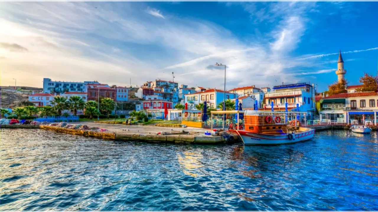 İzmir Çıkışlı Bozcaada, Gökçeada ve Çanakkale Şehitlik Turu Rehberi