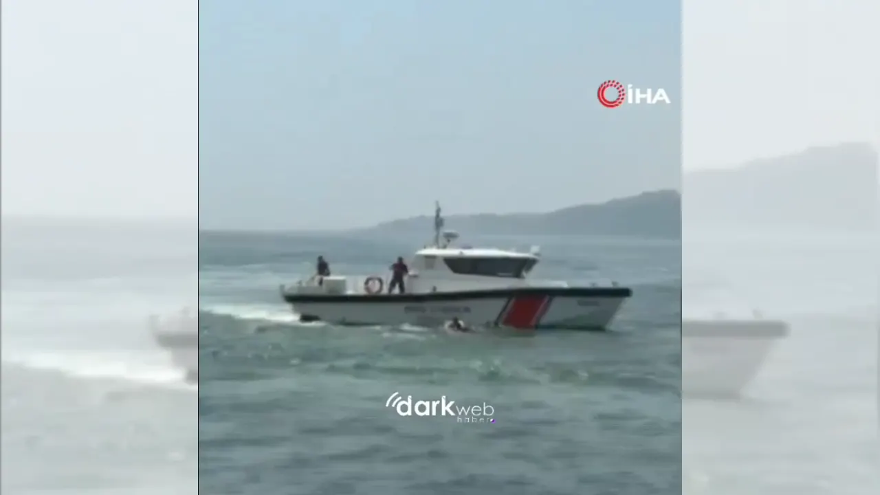Kocaeli'de Seyir Halindeki Feribottan Denize Düşen Yolcu, Büfe Çalışanından Kahramanca Müdahale