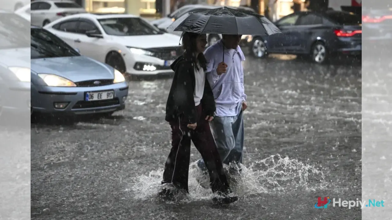 Son Dakika Hava Durumu, Meteoroloji Genel Müdürlüğü'nden (MGM) 19 İle Sarı Kodlu Sağanak Yağış Uyarısı!